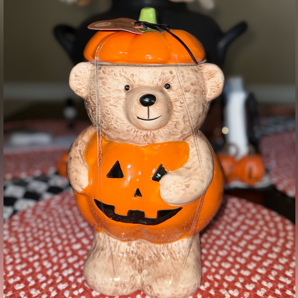 Teddy Bear 🧸 🎃 Vintage Pumpkin Cookie Jar!! 🍪